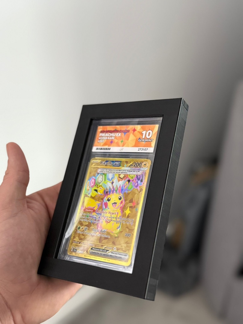 Trading card display frame front view